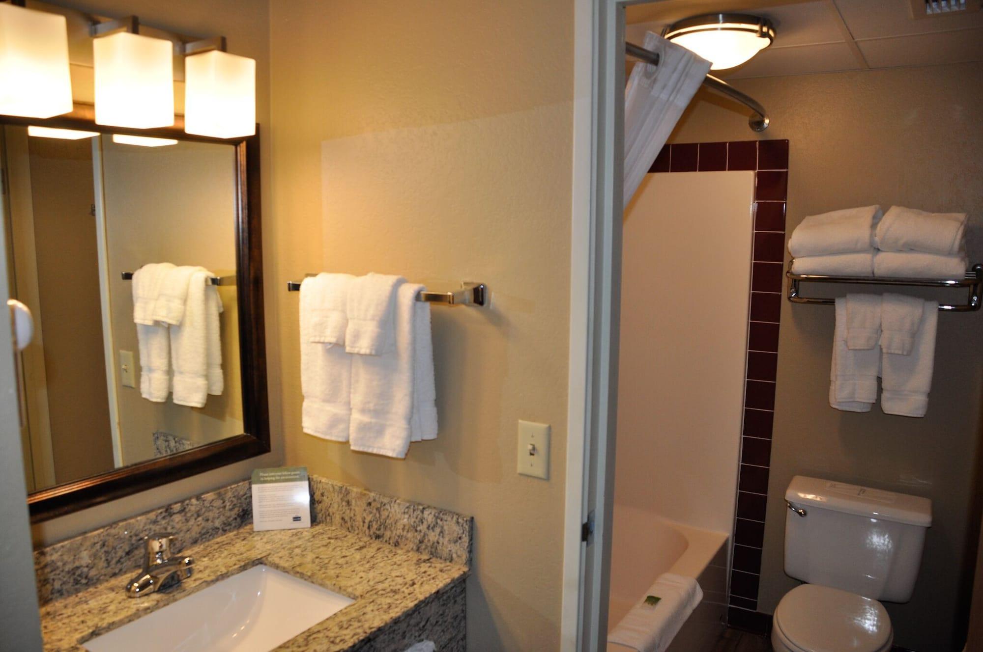 Americinn By Wyndham Clear Lake Exterior photo